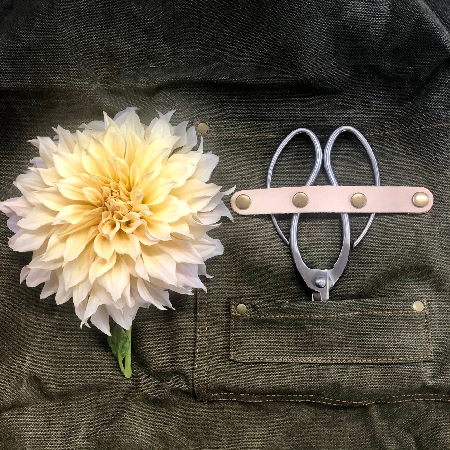 Gardening Apron - Waxed Canvas Apron with Pockets